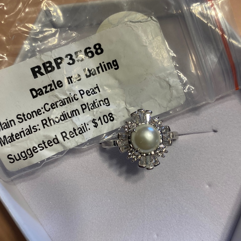 Bomb Party June ring bomb size 8 pearl